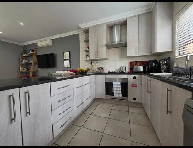 3 BEDROOM TOWNHOUSE FOR SALE IN NEW REDRUTH